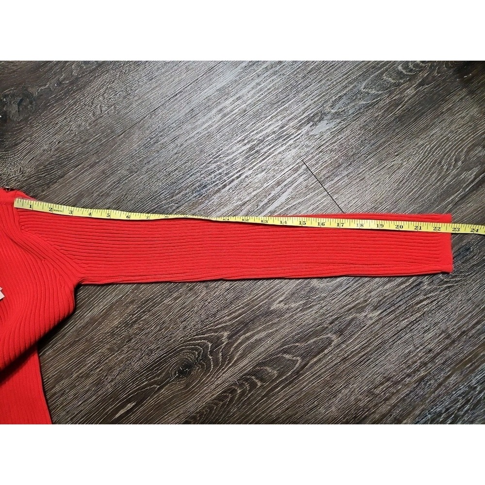 Elie Tahari Women's Red Knit  Long-sleeve Sweater With Gold Shoulder Buttons - Picture 6 of 8